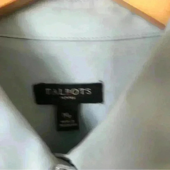 Talbots Hidden Closure Pleat Detail Front Polyester Top Blouse Size MP - Picture 2 of 8